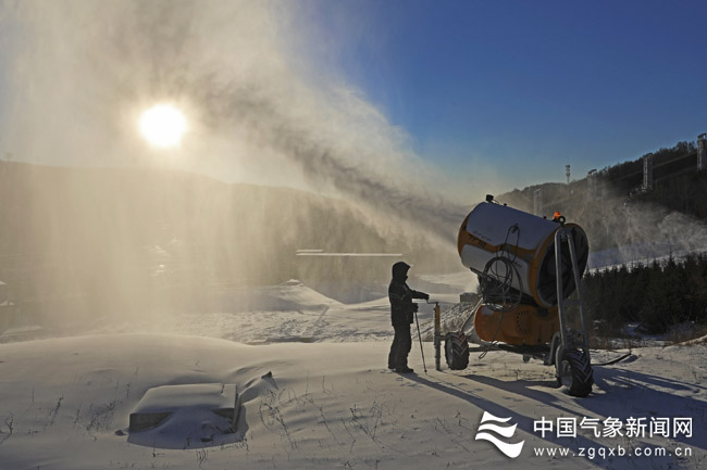 北京冬奥会张家口赛区启动造雪