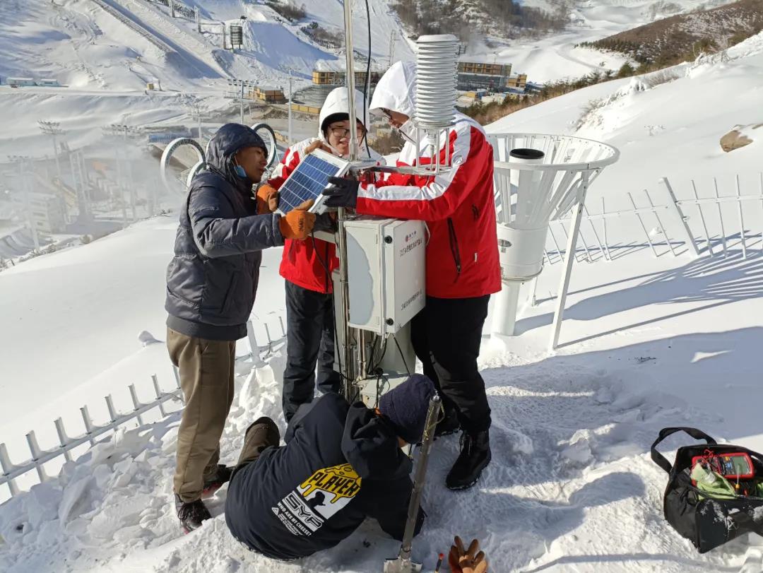 Meteorologists in Zhangjiakou Genting Clust...